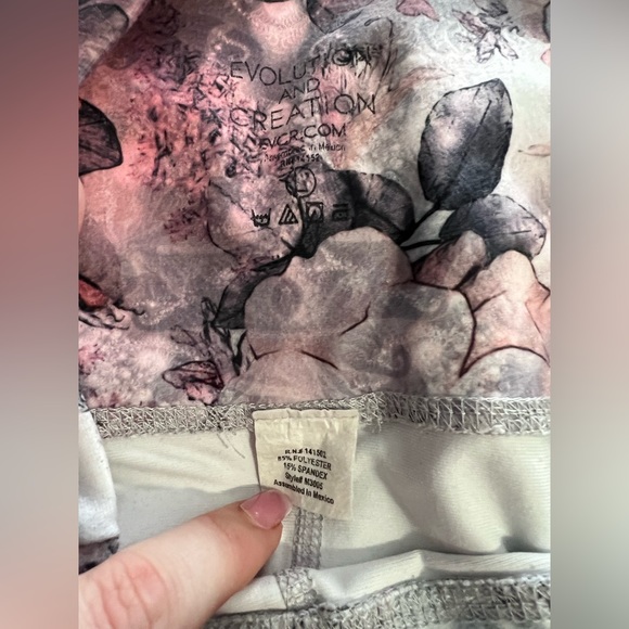 High Waist EVCR Leggings - Picture 3 of 3